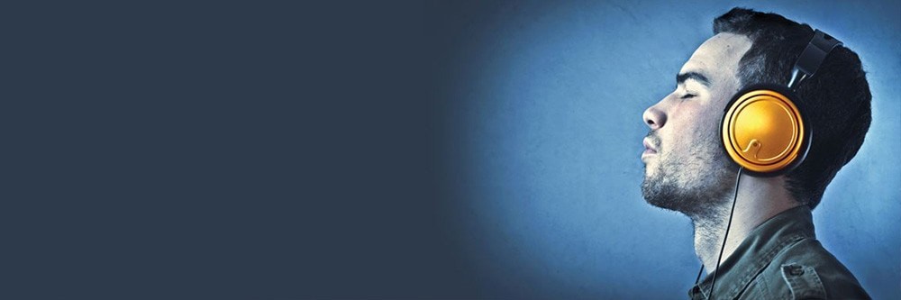 LOUVORES FM - Ouça nossa programação pelas FMs, site, e App